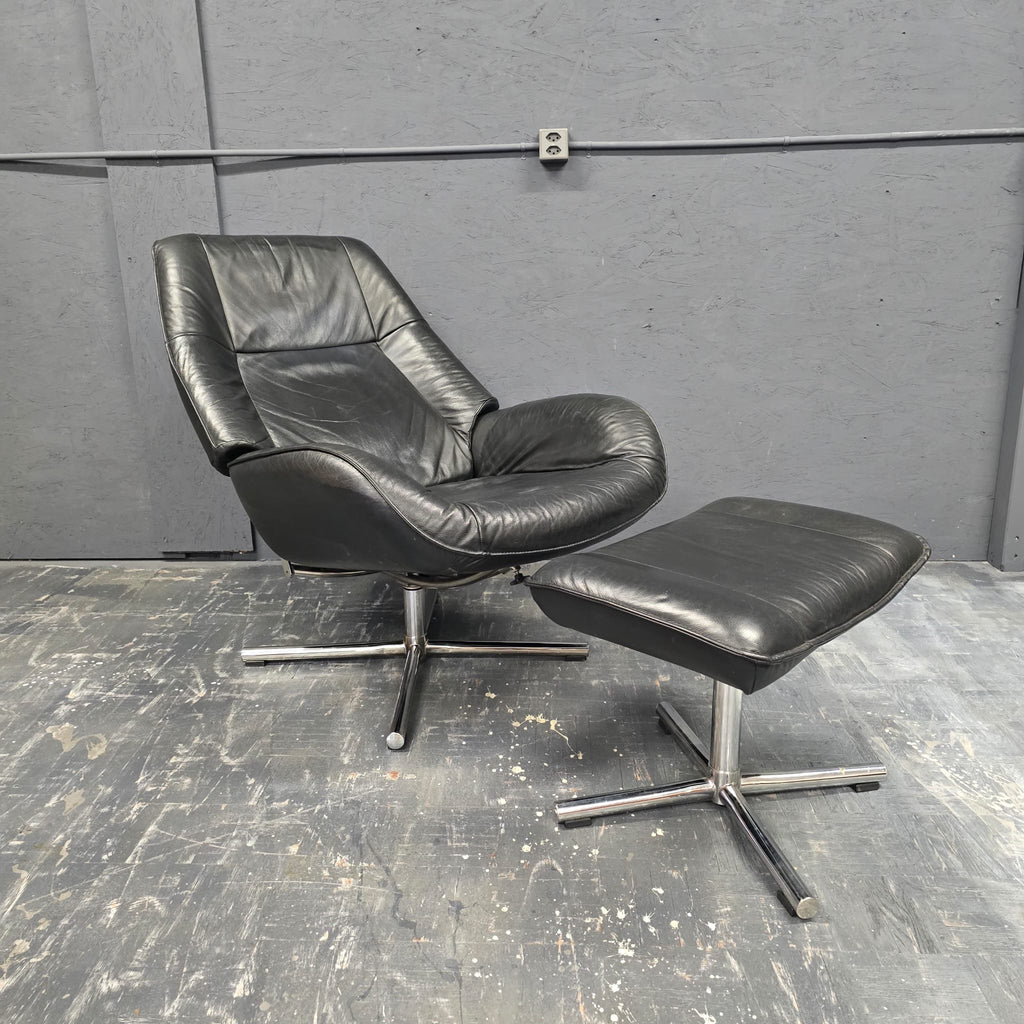 Leder Drehsessel mit Hocker – 1970er Jahre
