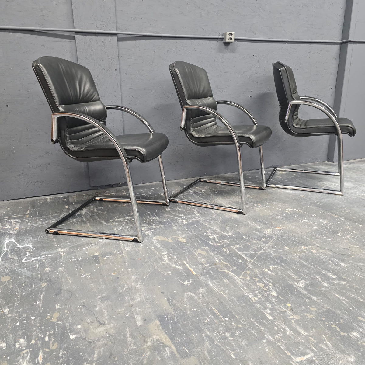 3 Giroflex Freischwinger aus Leder & Chrom