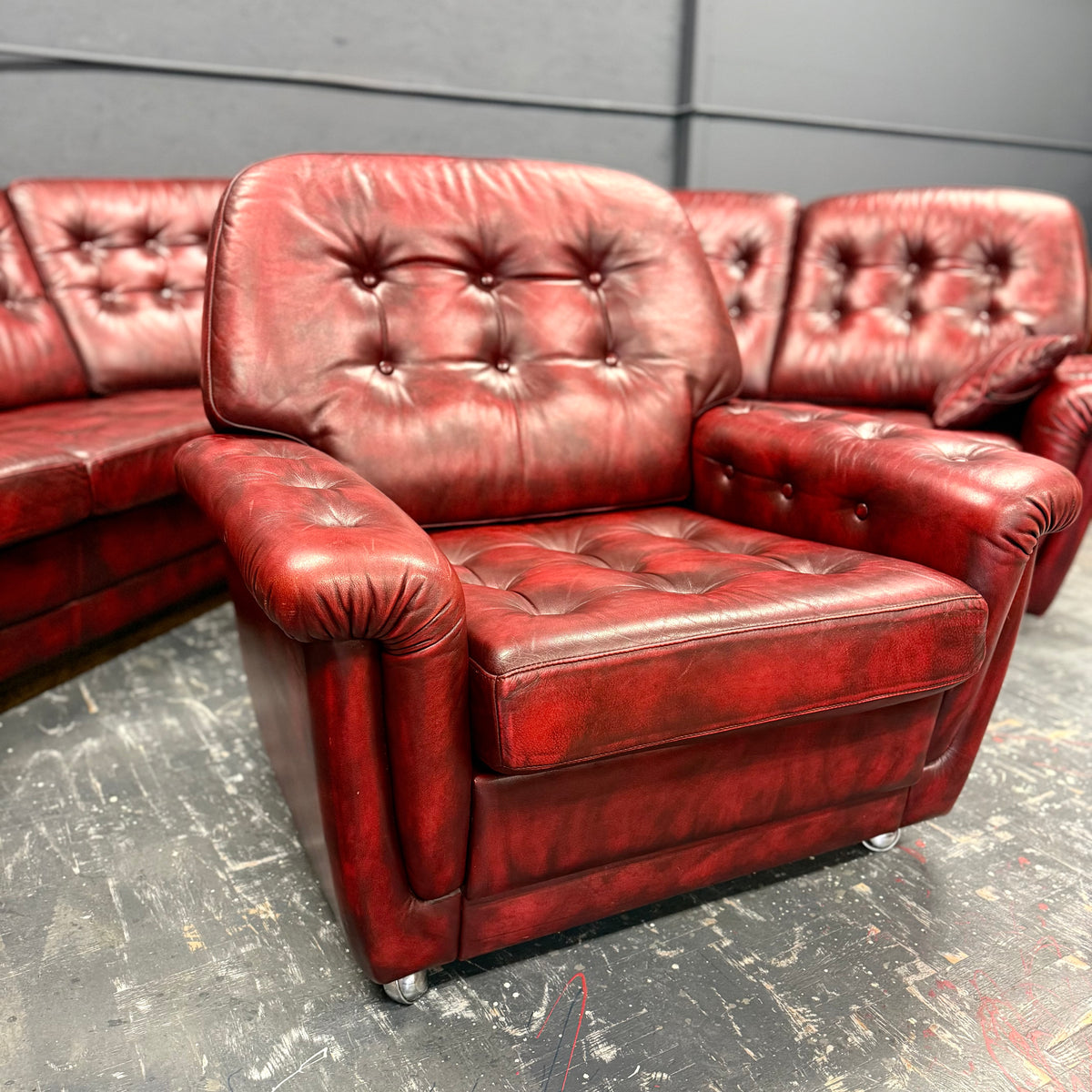 Modular Leather Sofa – Bordeaux