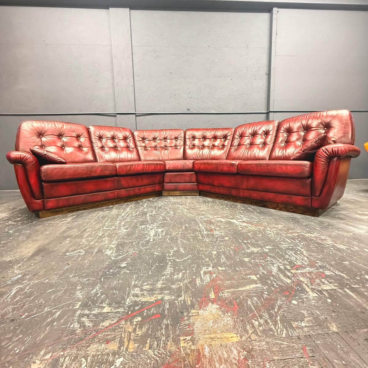 Modular Leather Sofa – Bordeaux