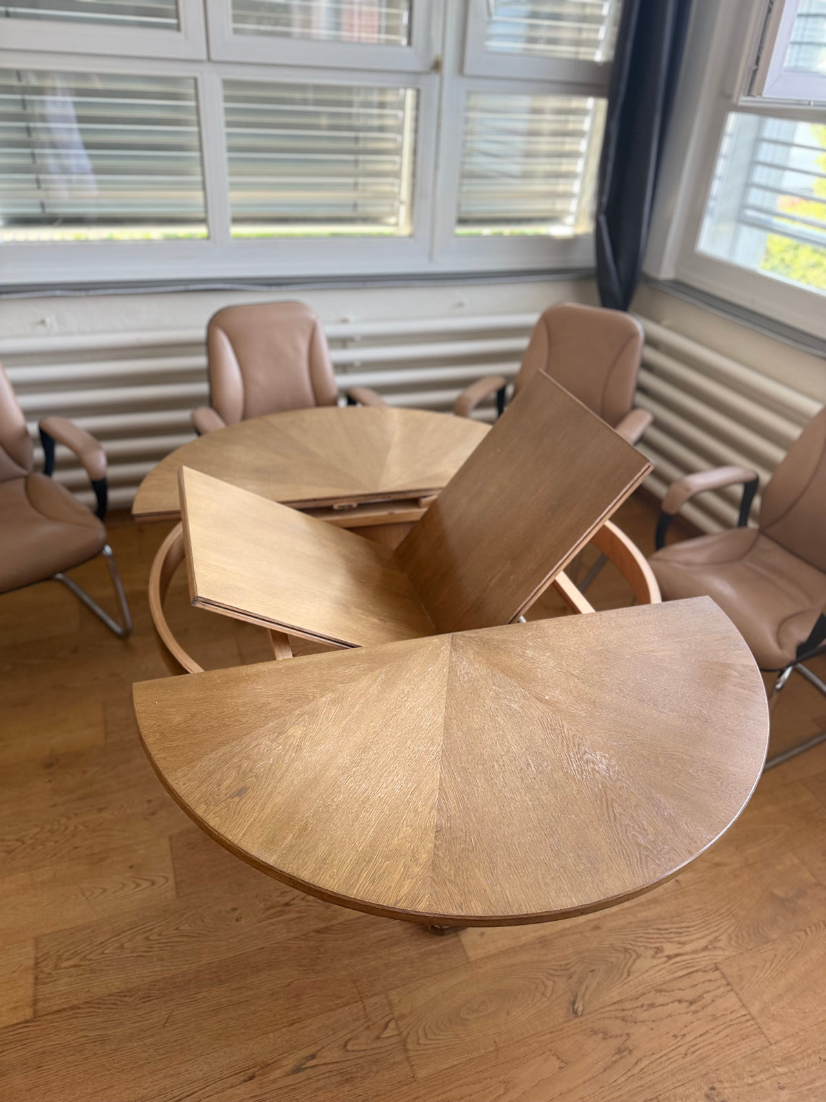 Oak Extendable Dining Table