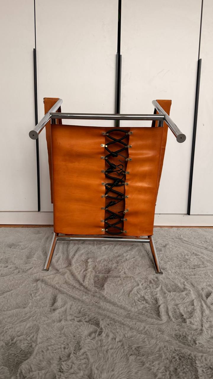 Sessel im Stil des LC1 – Leder & Chrom