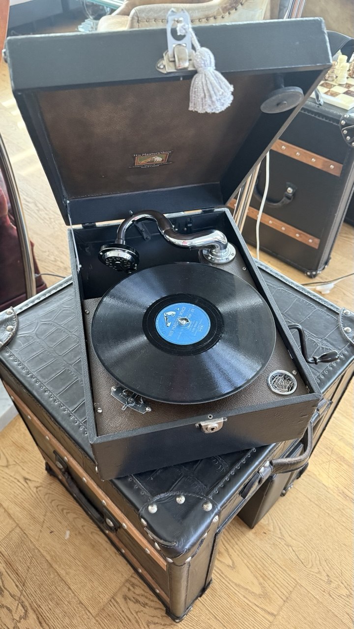 Original HMV „His Master’s Voice“ Koffergrammophon · England ·