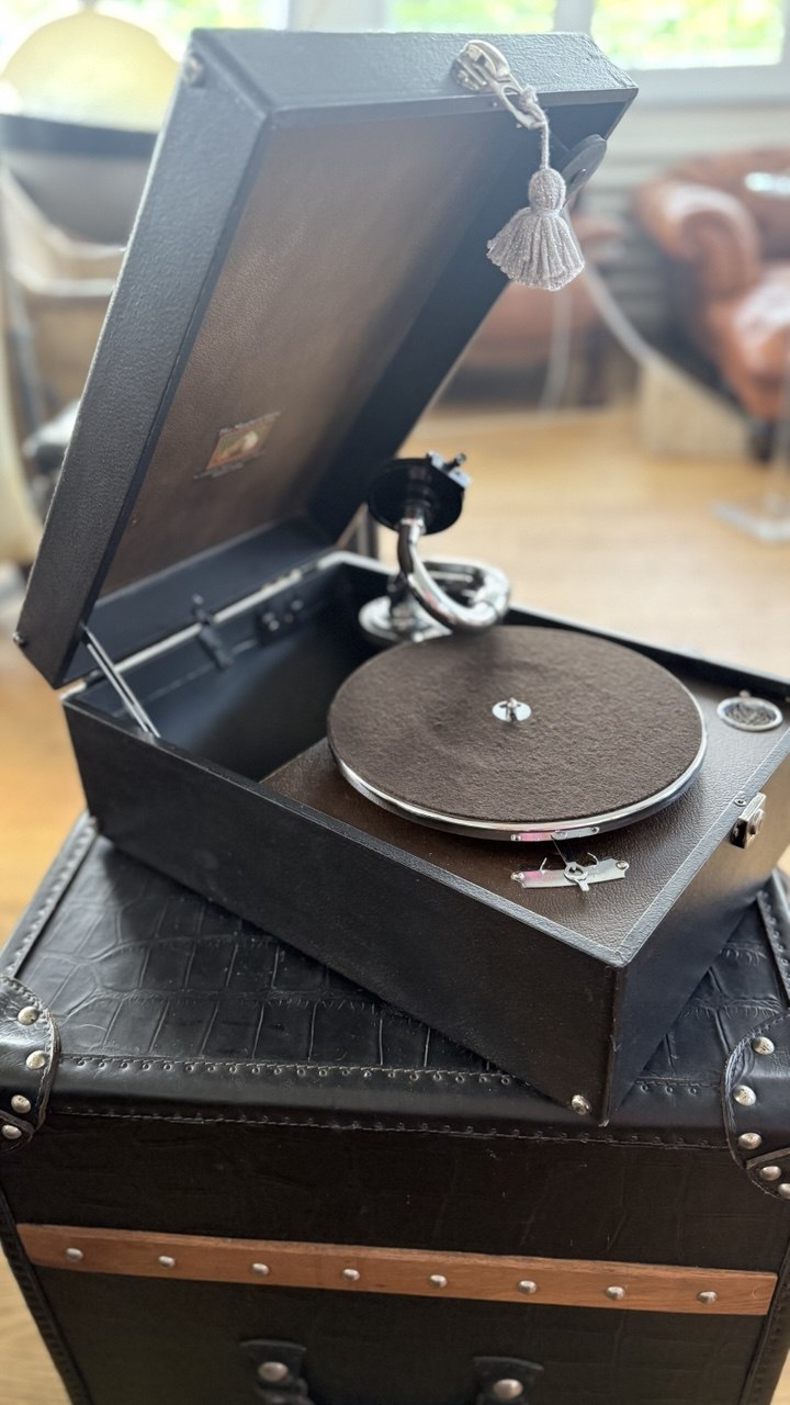 Original HMV „His Master’s Voice“ Koffergrammophon · England ·