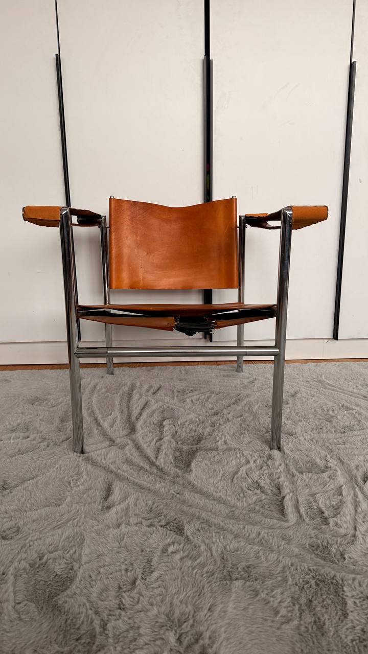 Sessel im Stil des LC1 – Leder & Chrom