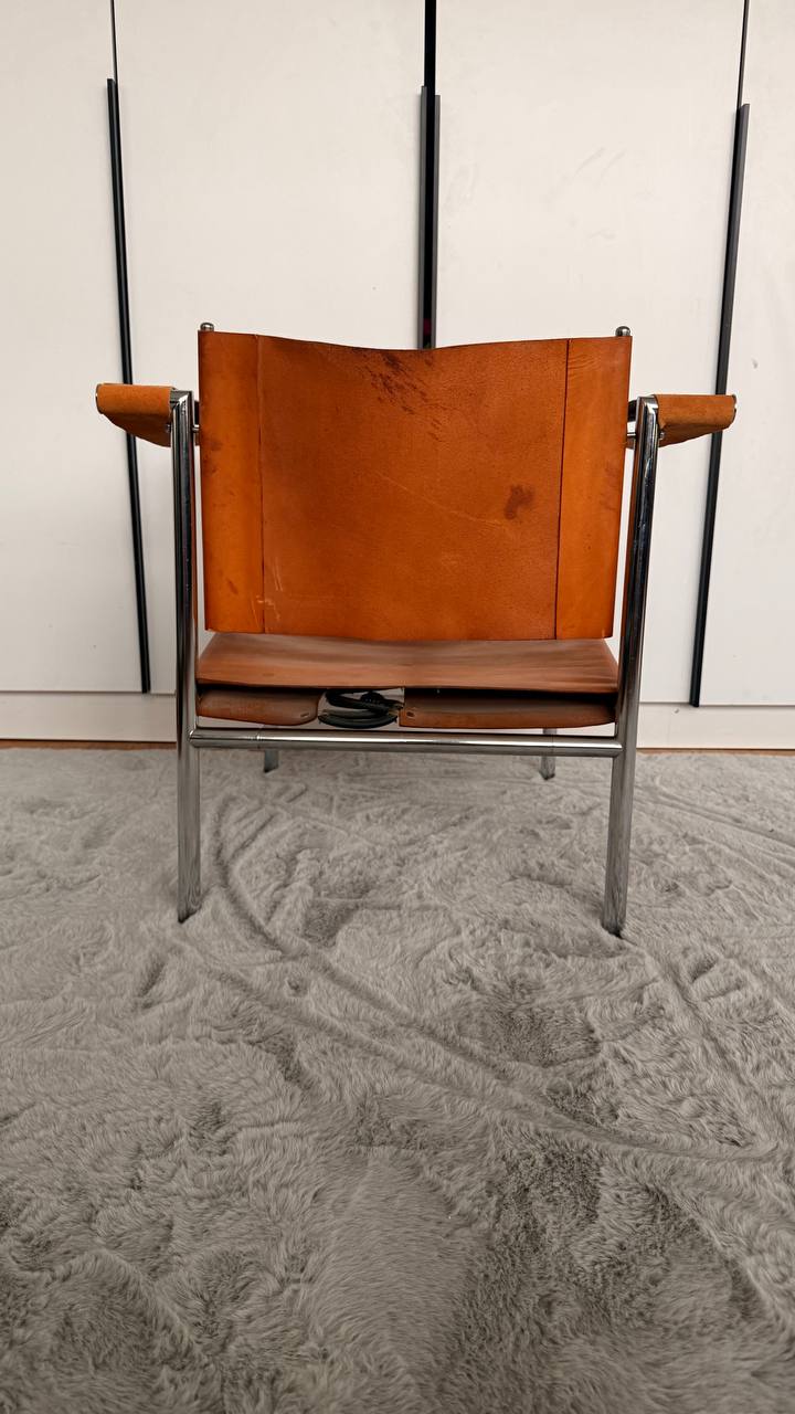 Sessel im Stil des LC1 – Leder & Chrom