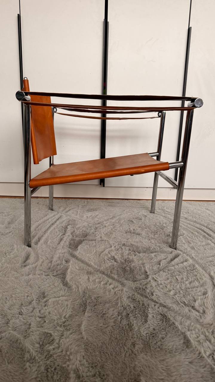 Sessel im Stil des LC1 – Leder & Chrom