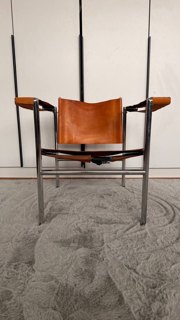 Sessel im Stil des LC1 – Leder & Chrom