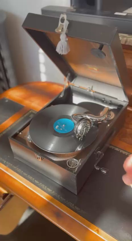 Original HMV „His Master’s Voice“ Koffergrammophon · England ·